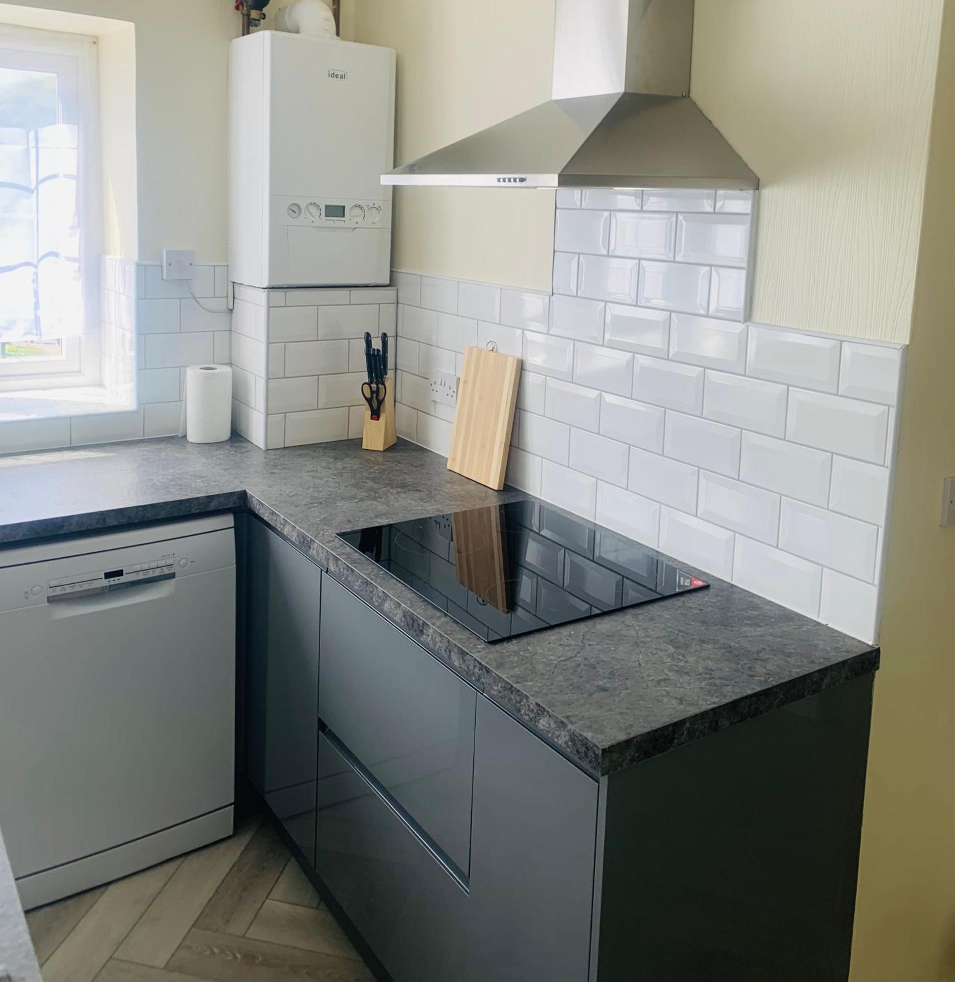 Newly Renovated, Modern 3 Bed Apartment Walmersley Kültér fotó
